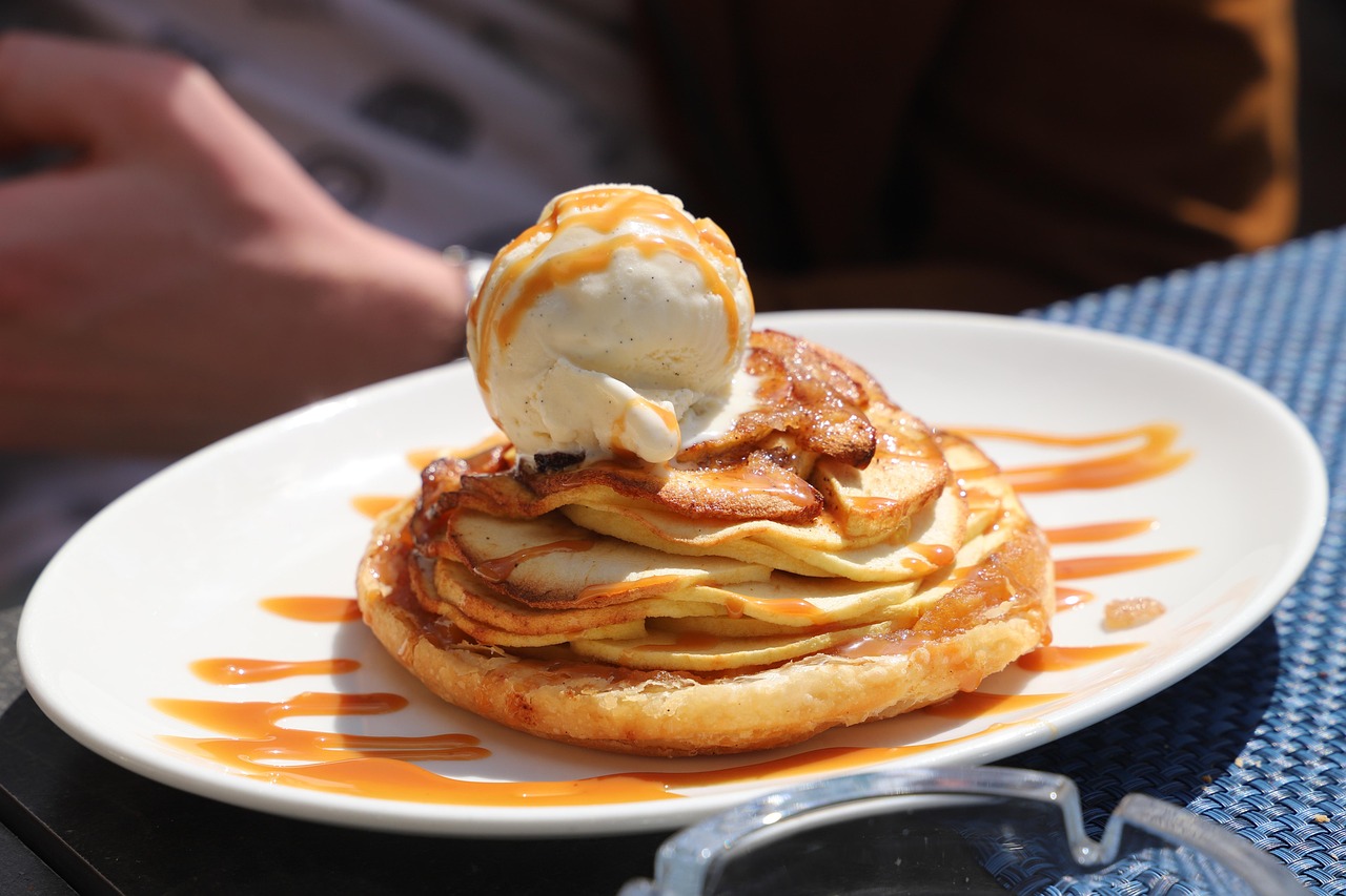 food, dessert, snack, delicious, cream, plate, epicure, homemade, meal, syrup, breakfast, tasty, pastry, sugar, cake, vanilla, no person, close-up, chocolate, äpplepaj, cannes, france, caramel, caramel sauce, the french riviera, tarte aux pommes, apple ice cream, cannes, cannes, cannes, caramel, caramel, caramel, caramel, caramel, caramel sauce, caramel sauce, caramel sauce